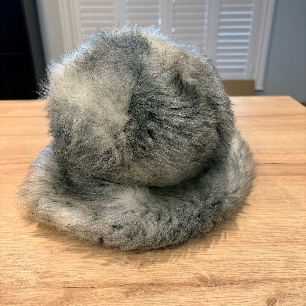 Winkelman's Vintage Faux Fur Cloche Hat Grey White Winter Plush Bucket Hat - Picture 7 of 10